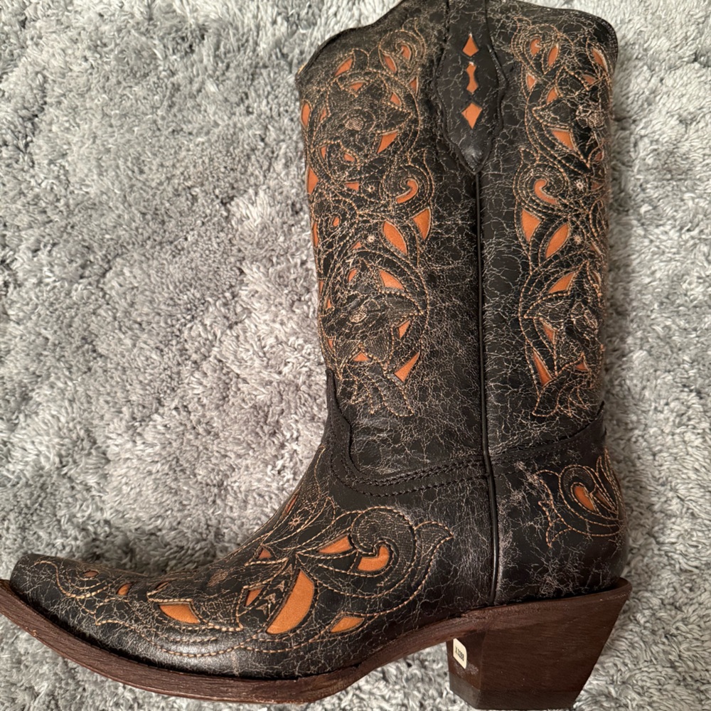 Corral Vintage Brown and Reddish-Tan Western Cowboy Boots - Picture 8 of 15